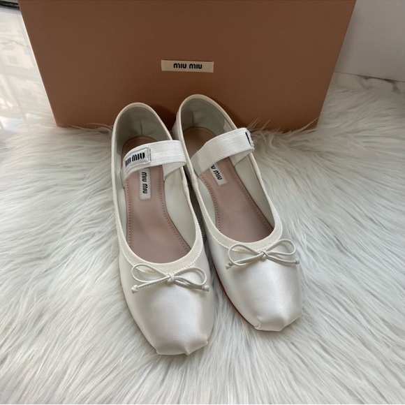 Miu Miu Women’s White Ballet - Picture 3 of 4